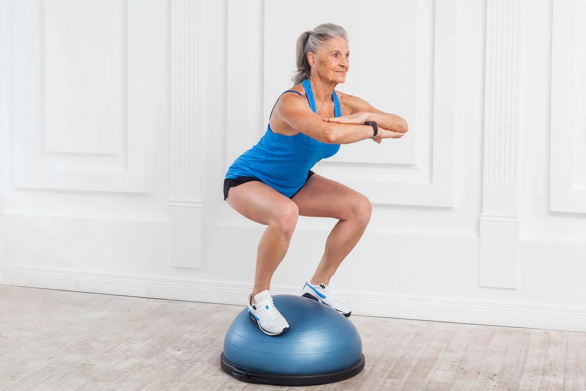 Exercícios de Equilíbrio para Idosos: Como Prevenir Quedas em Casa